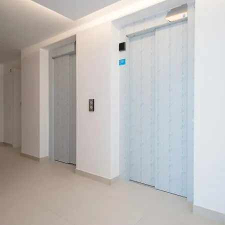 213 Luxury Panorama - Alicante Апартаменты *